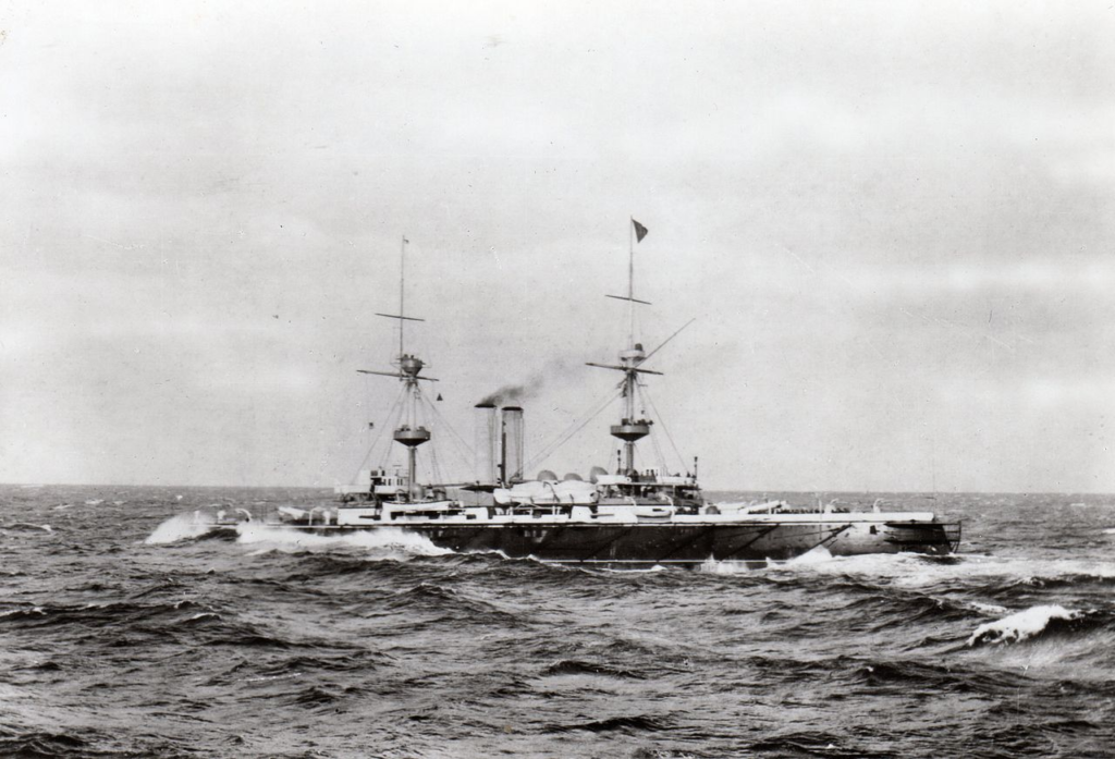 HMS Royal Sovereign at sea in 1913. The high freeboard compared to French designs is obvious.